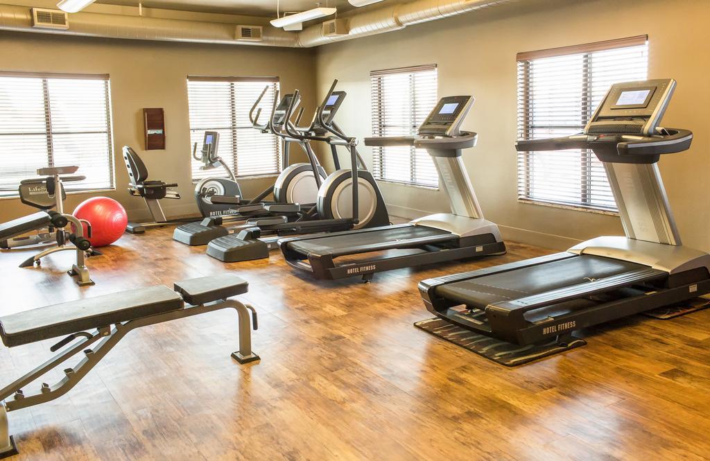 Teddy'S Residential Suites Watford City Екстер'єр фото
