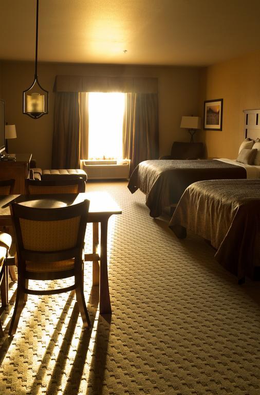 Teddy'S Residential Suites Watford City Екстер'єр фото