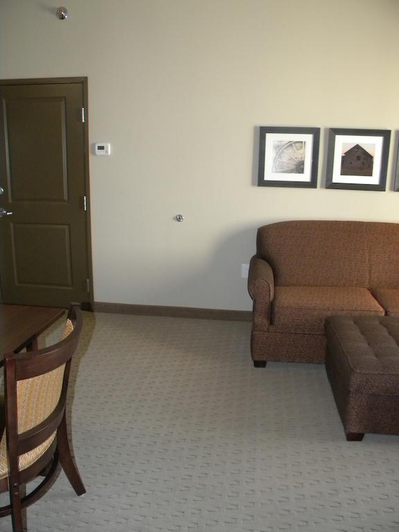 Teddy'S Residential Suites Watford City Екстер'єр фото