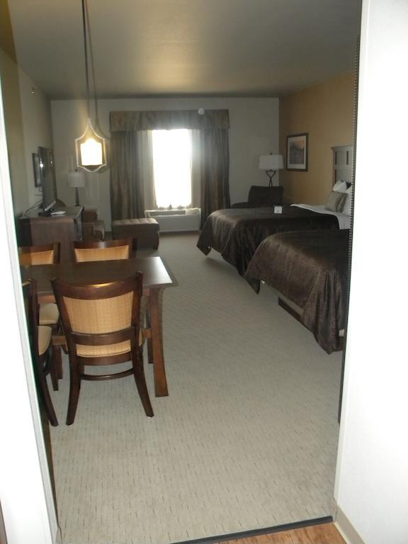 Teddy'S Residential Suites Watford City Екстер'єр фото