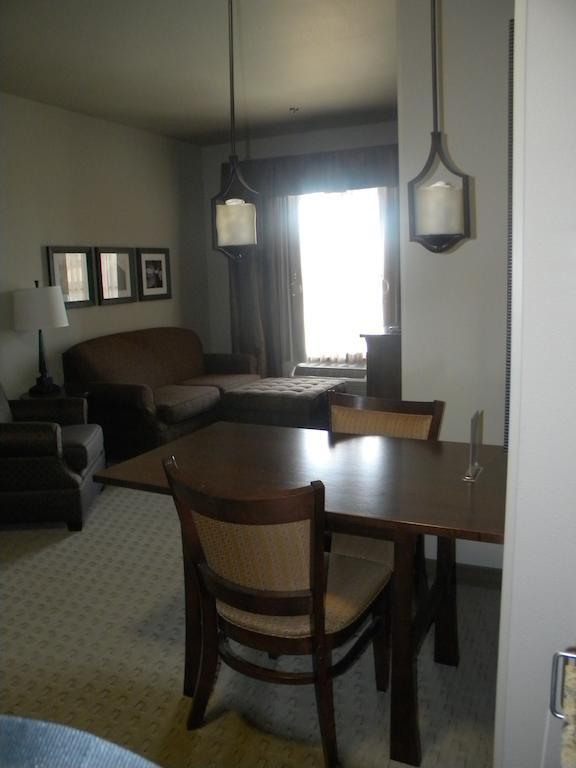 Teddy'S Residential Suites Watford City Екстер'єр фото