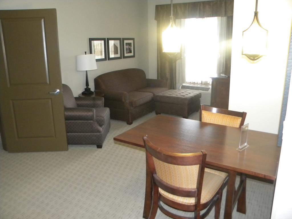 Teddy'S Residential Suites Watford City Екстер'єр фото