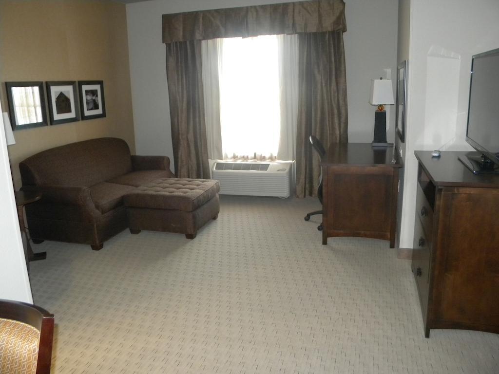 Teddy'S Residential Suites Watford City Екстер'єр фото