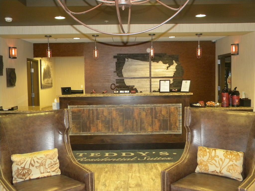 Teddy'S Residential Suites Watford City Екстер'єр фото