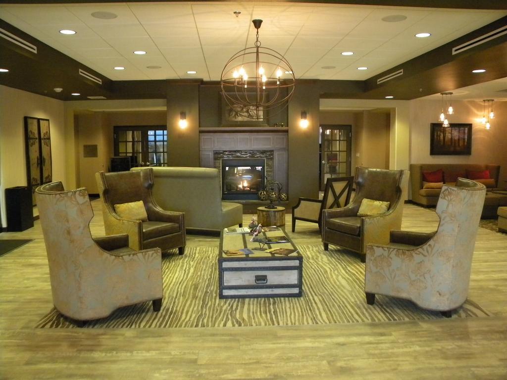 Teddy'S Residential Suites Watford City Екстер'єр фото