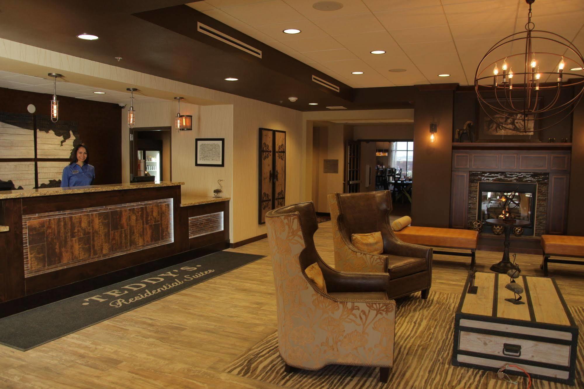 Teddy'S Residential Suites Watford City Екстер'єр фото