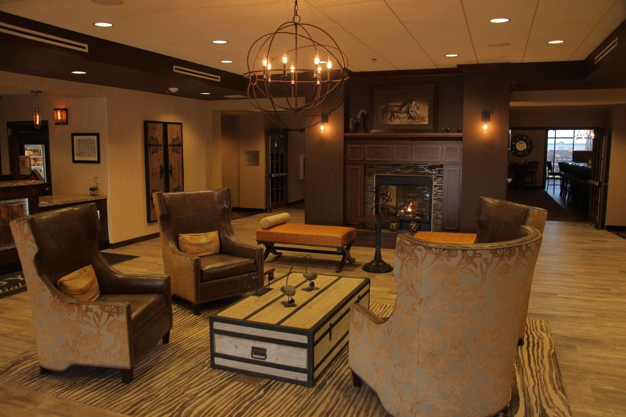 Teddy'S Residential Suites Watford City Екстер'єр фото